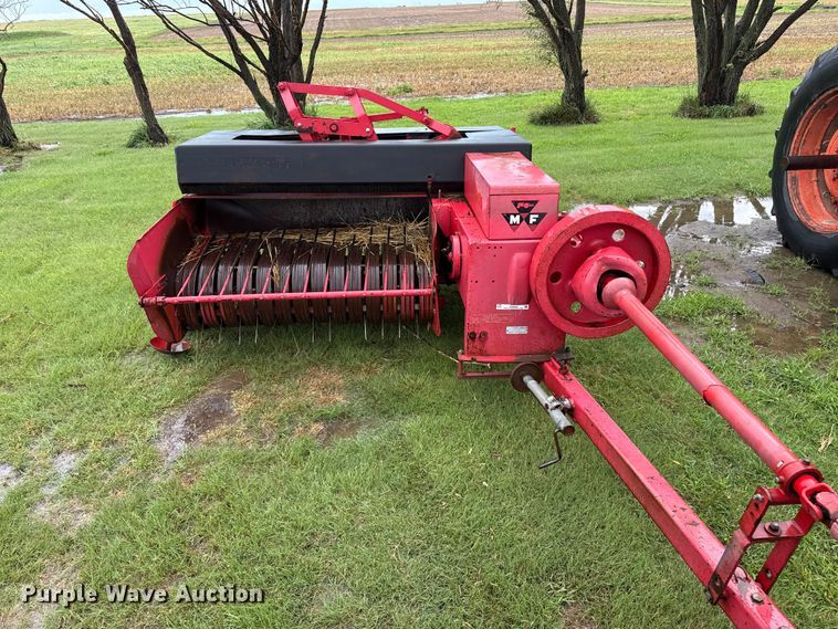 image for item FB6880 Massey Ferguson 12 small square baler