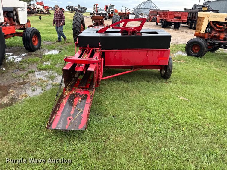 image for item FB6880 Massey Ferguson 12 small square baler