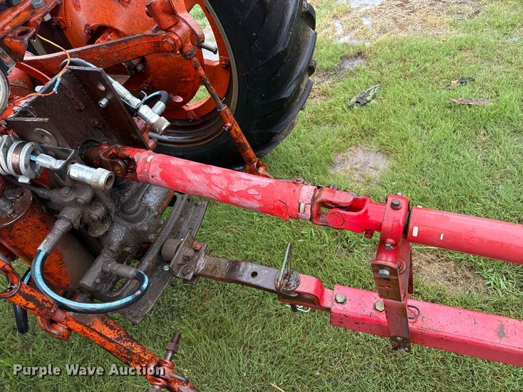 image for item FB6880 Massey Ferguson 12 small square baler