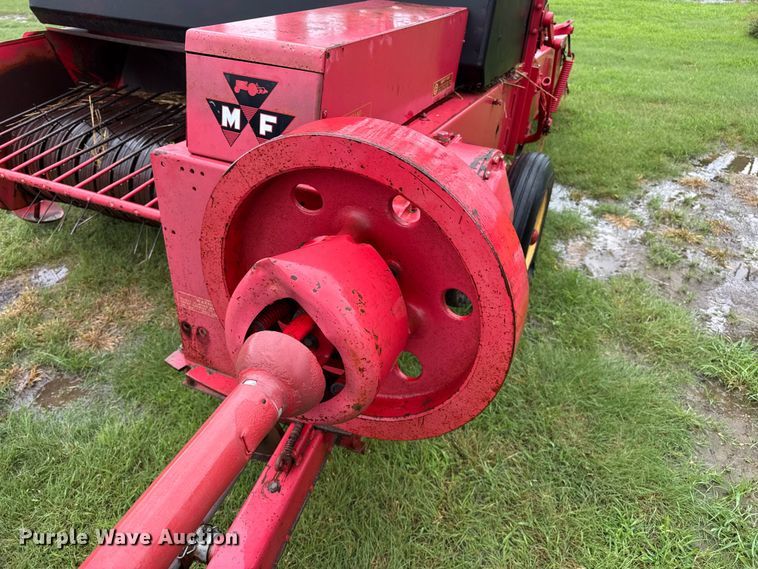 image for item FB6880 Massey Ferguson 12 small square baler