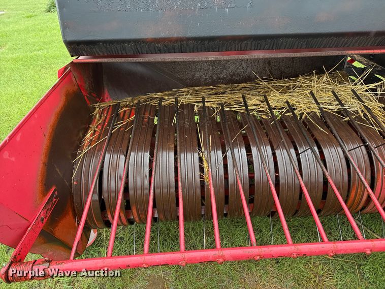 image for item FB6880 Massey Ferguson 12 small square baler