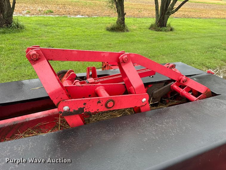 image for item FB6880 Massey Ferguson 12 small square baler