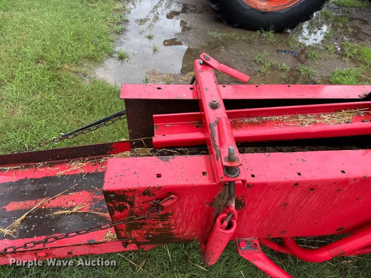 image for item FB6880 Massey Ferguson 12 small square baler