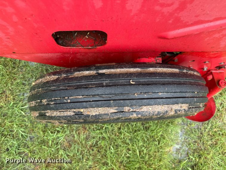 image for item FB6880 Massey Ferguson 12 small square baler
