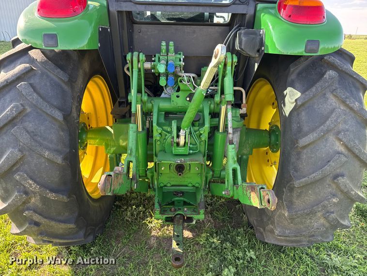 image for item FB6894 2016 John Deere 6120E MFWD tractor