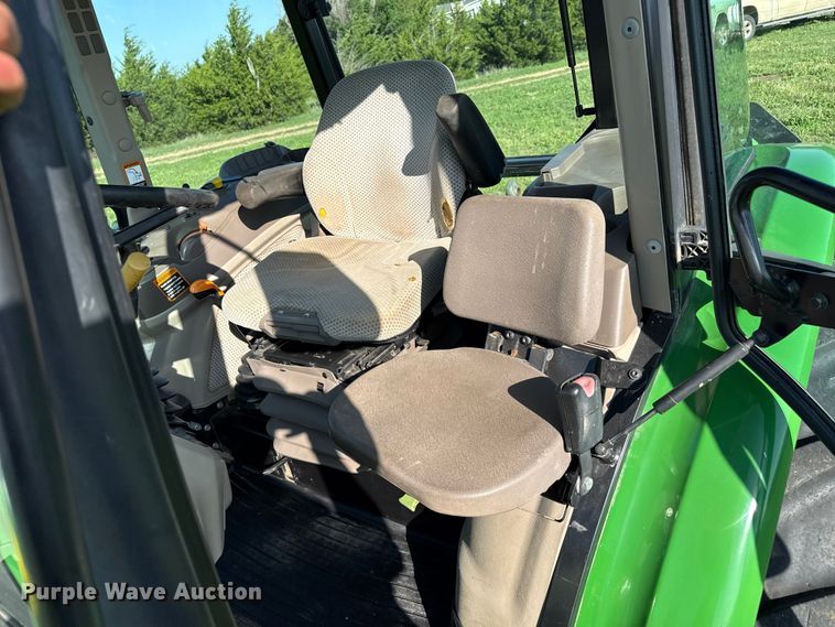 image for item FB6894 2016 John Deere 6120E MFWD tractor