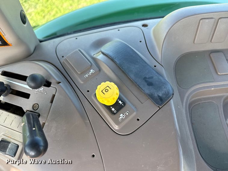 image for item FB6894 2016 John Deere 6120E MFWD tractor