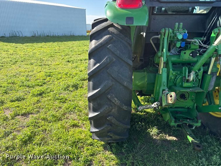 image for item FB6894 2016 John Deere 6120E MFWD tractor