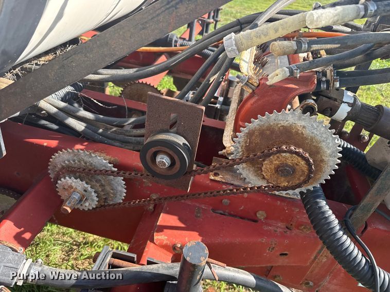image for item FB6895 White 6100 no-till planter