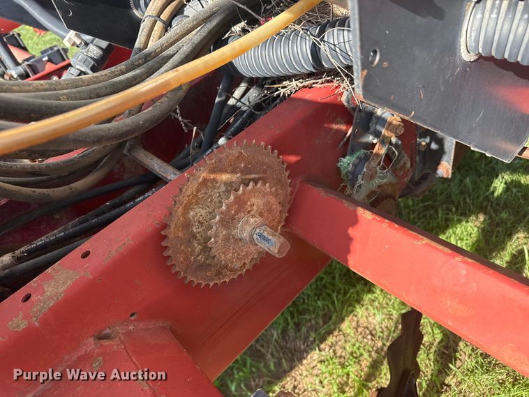 image for item FB6895 White 6100 no-till planter