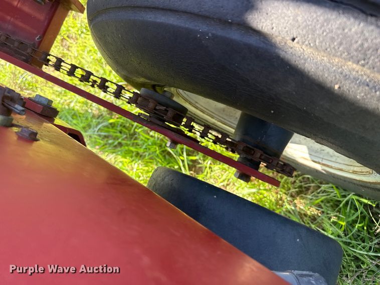 image for item FB6895 White 6100 no-till planter