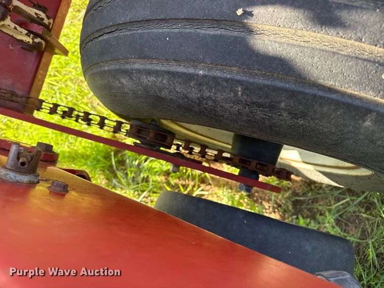 image for item FB6895 White 6100 no-till planter