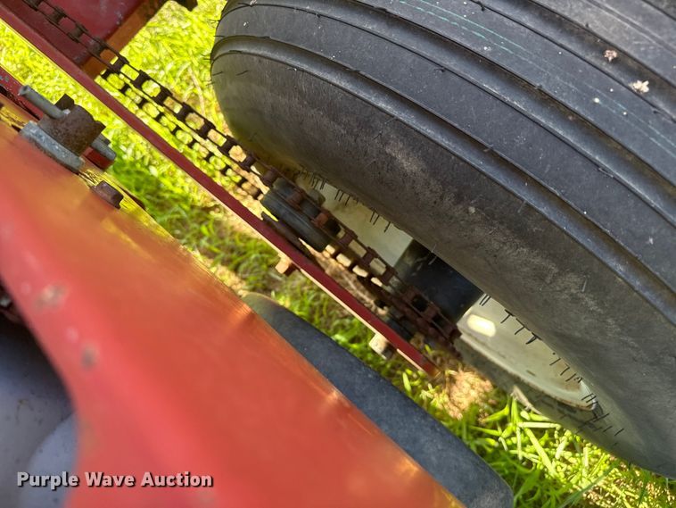 image for item FB6895 White 6100 no-till planter