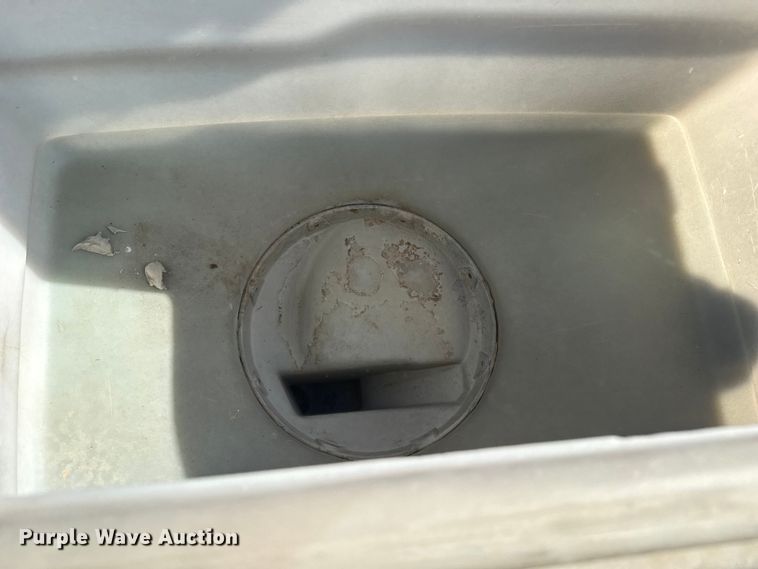 image for item FB6895 White 6100 no-till planter