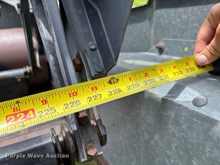 image for item FC1764 Allis-Chalmers 320 rigid head