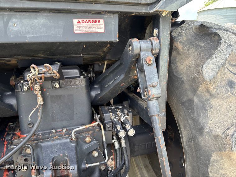image for item FC1765 1989 Deutz-Allis 9190 MFWD tractor