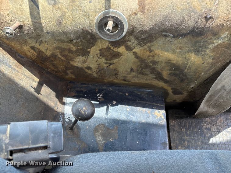 image for item FC1765 1989 Deutz-Allis 9190 MFWD tractor