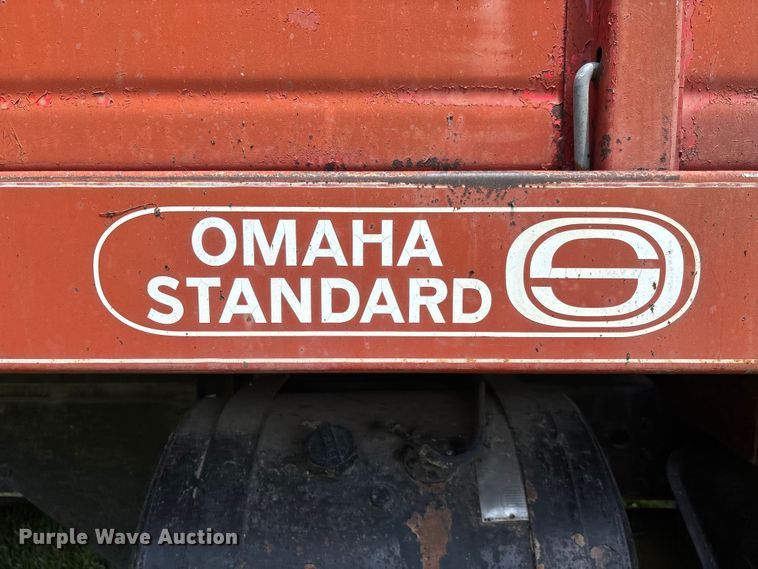 image for item FC1767 1979 International 1724 grain truck