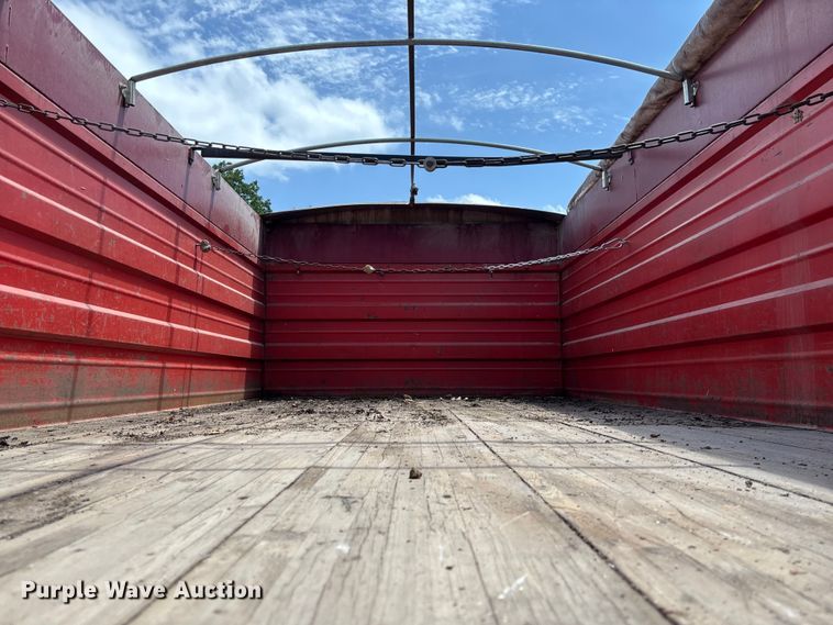 image for item FC1767 1979 International 1724 grain truck