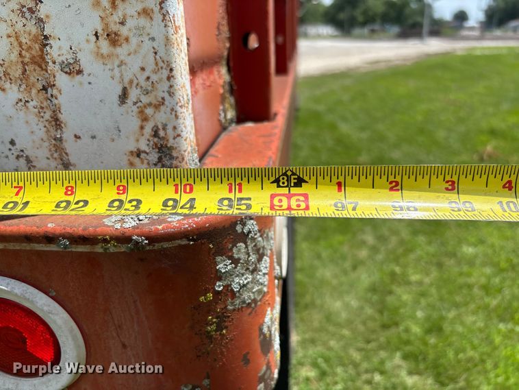 image for item FC1767 1979 International 1724 grain truck