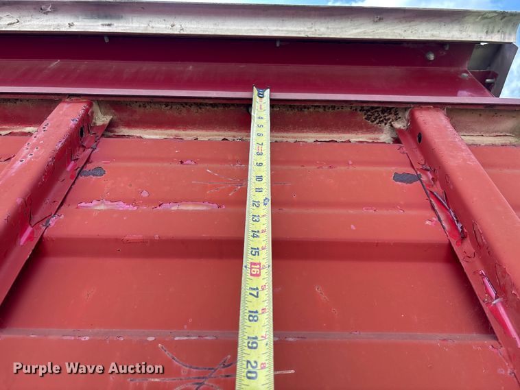 image for item FC1767 1979 International 1724 grain truck