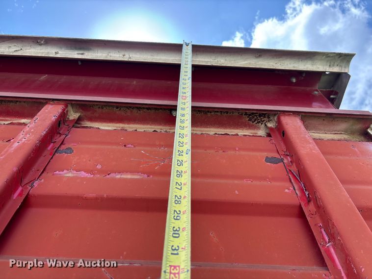 image for item FC1767 1979 International 1724 grain truck