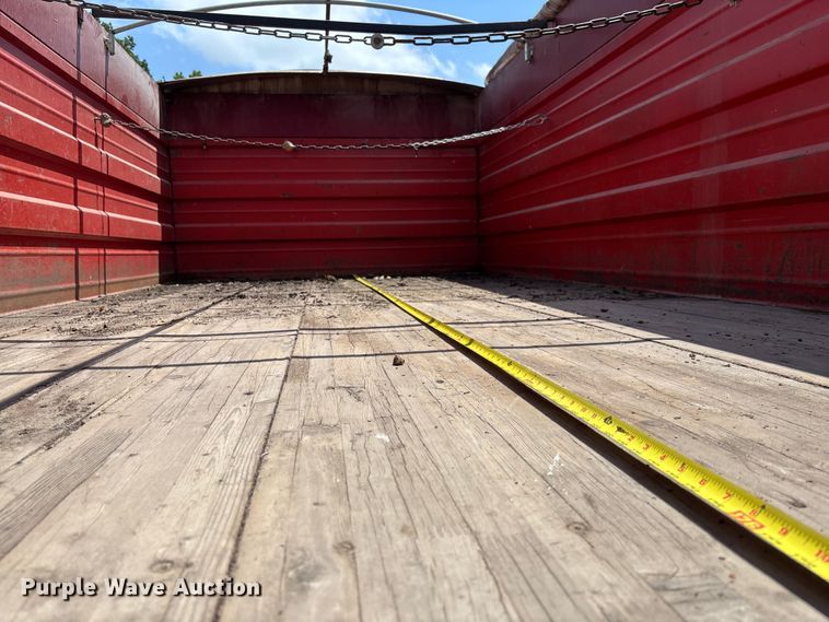 image for item FC1767 1979 International 1724 grain truck