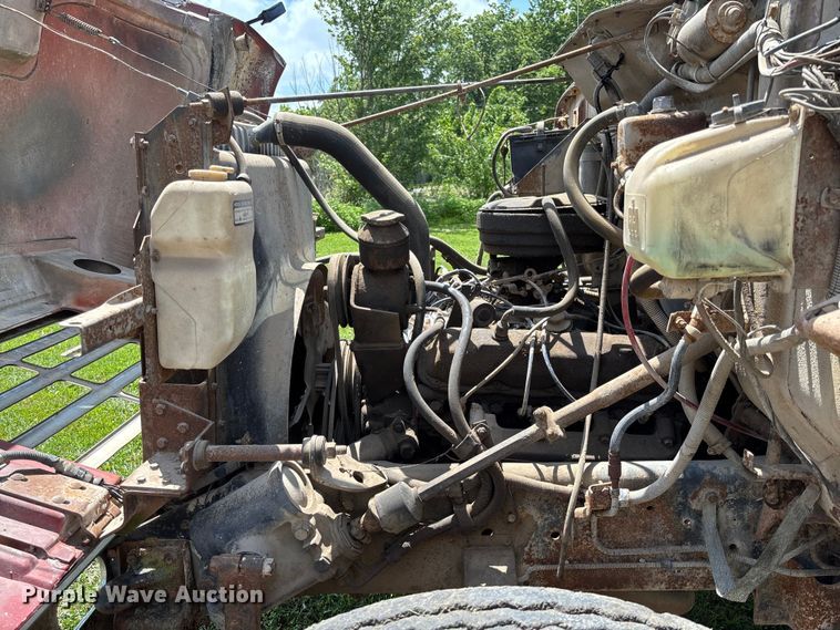 image for item FC1767 1979 International 1724 grain truck
