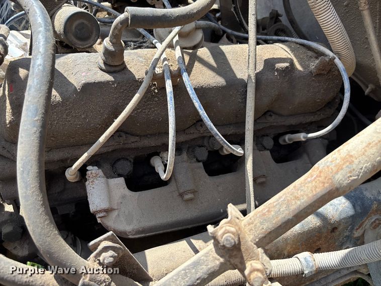 image for item FC1767 1979 International 1724 grain truck