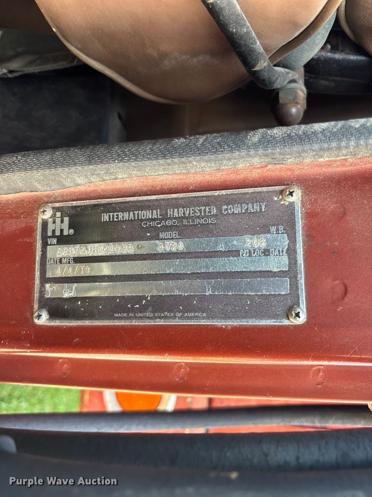 image for item FC1767 1979 International 1724 grain truck