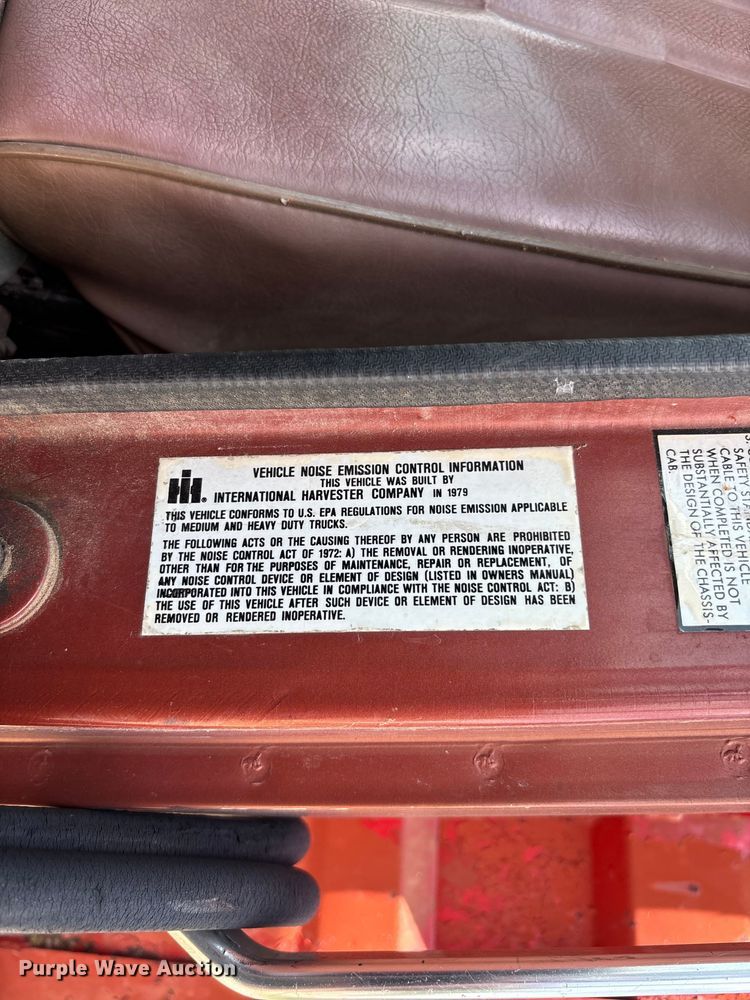 image for item FC1767 1979 International 1724 grain truck