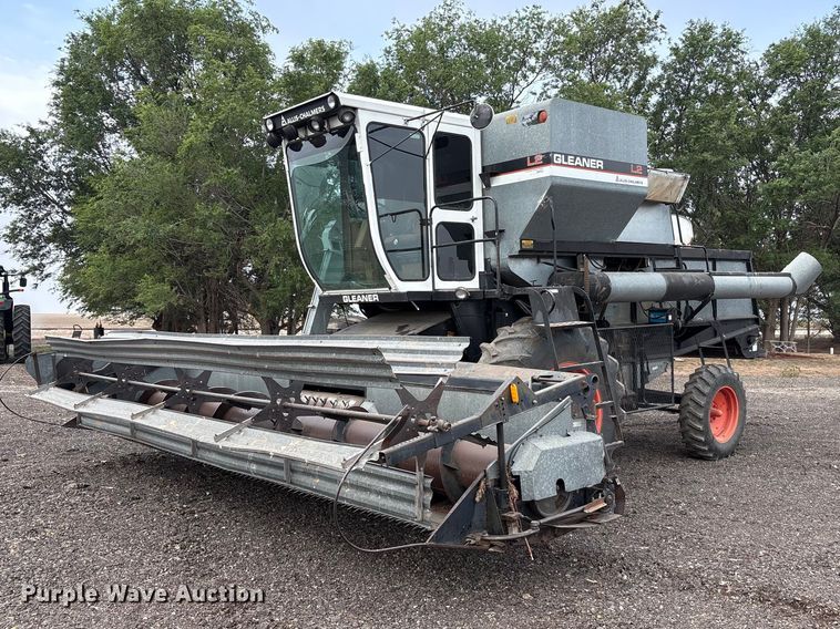 image for item FC2351 Allis-chalmers Gleaner L2 Golden Harvest combine