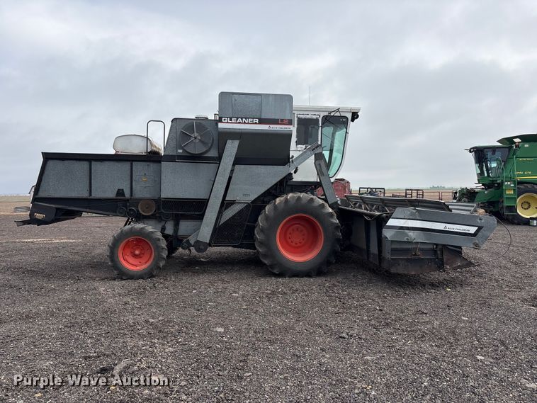 image for item FC2351 Allis-chalmers Gleaner L2 Golden Harvest combine