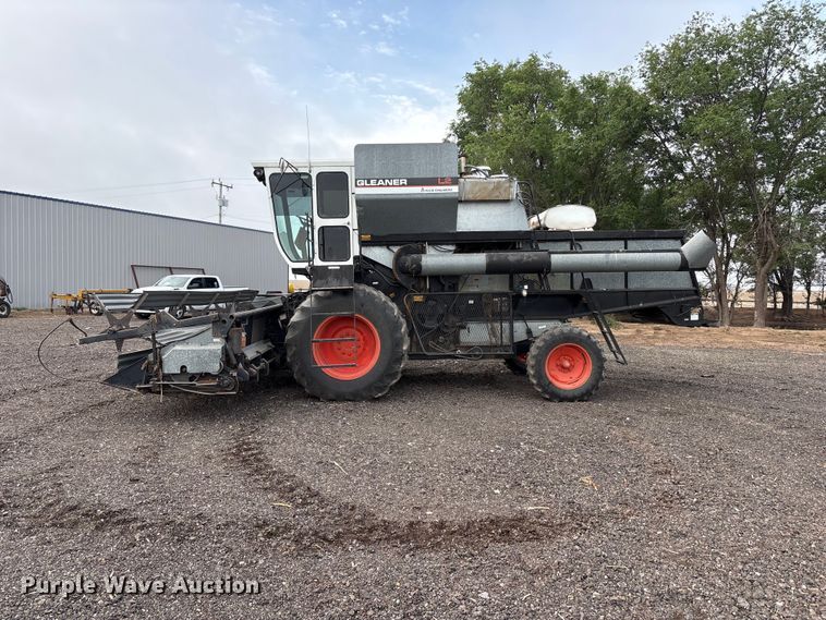 image for item FC2351 Allis-chalmers Gleaner L2 Golden Harvest combine