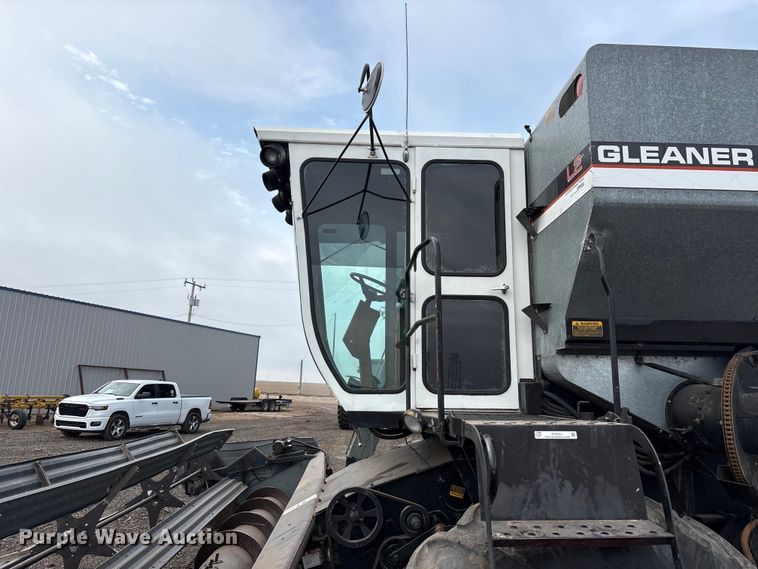 image for item FC2351 Allis-chalmers Gleaner L2 Golden Harvest combine