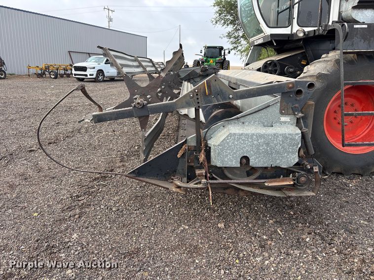 image for item FC2351 Allis-chalmers Gleaner L2 Golden Harvest combine