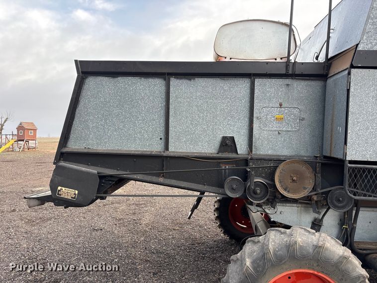 image for item FC2351 Allis-chalmers Gleaner L2 Golden Harvest combine