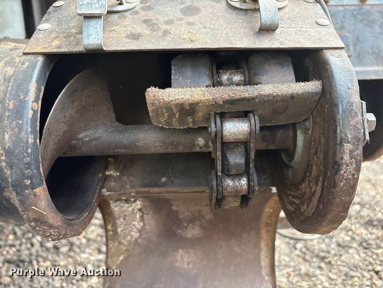 image for item FC2351 Allis-chalmers Gleaner L2 Golden Harvest combine