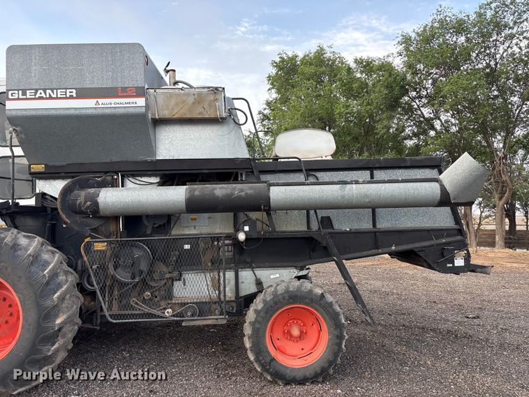 image for item FC2351 Allis-chalmers Gleaner L2 Golden Harvest combine