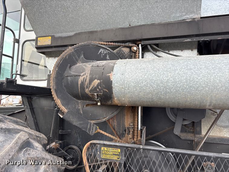 image for item FC2351 Allis-chalmers Gleaner L2 Golden Harvest combine