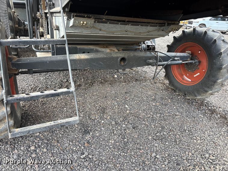 image for item FC2351 Allis-chalmers Gleaner L2 Golden Harvest combine