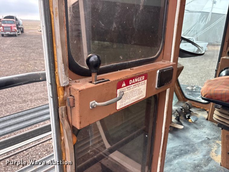 image for item FC2351 Allis-chalmers Gleaner L2 Golden Harvest combine