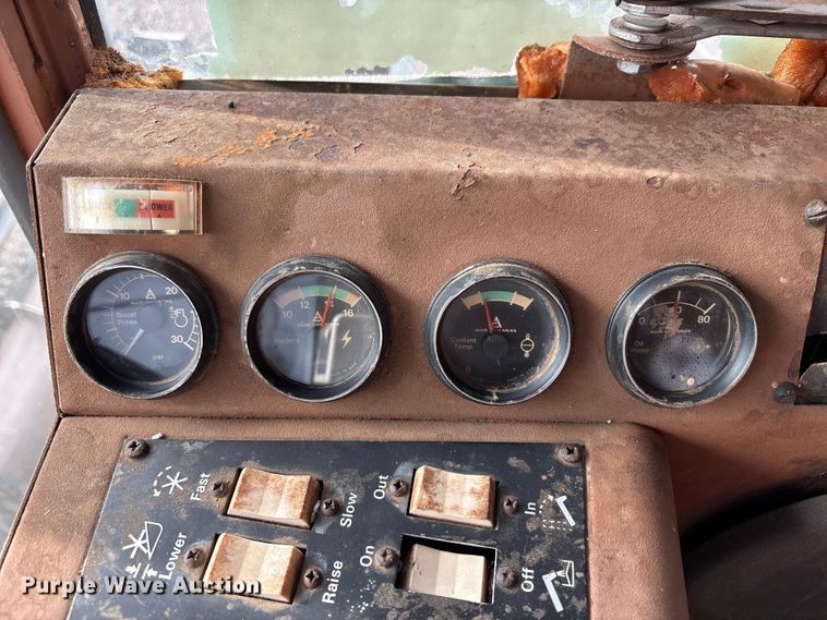 image for item FC2351 Allis-chalmers Gleaner L2 Golden Harvest combine