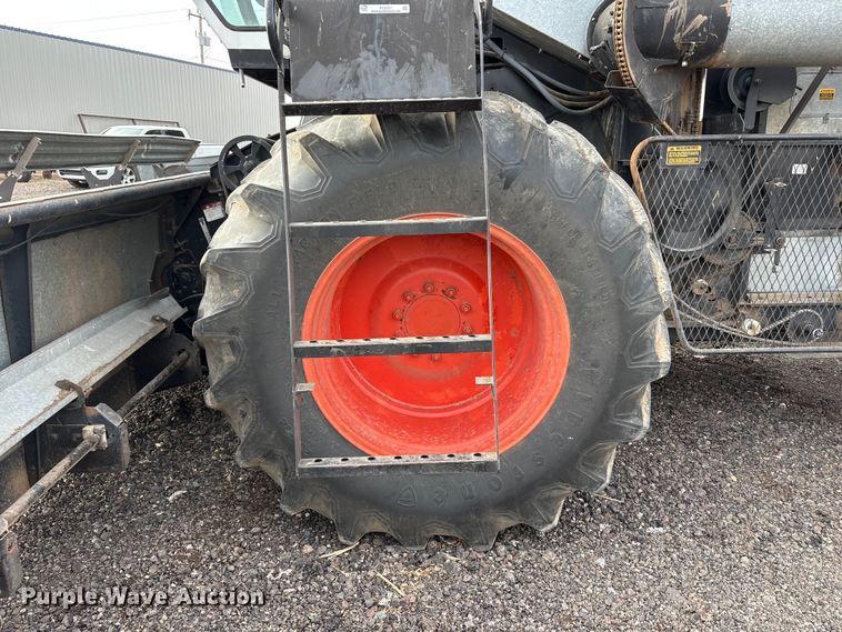 image for item FC2351 Allis-chalmers Gleaner L2 Golden Harvest combine