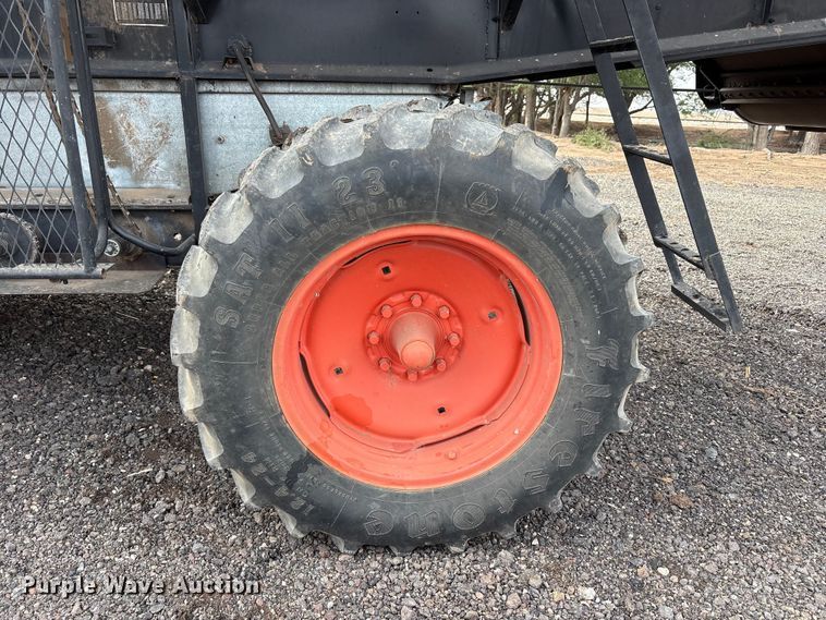 image for item FC2351 Allis-chalmers Gleaner L2 Golden Harvest combine