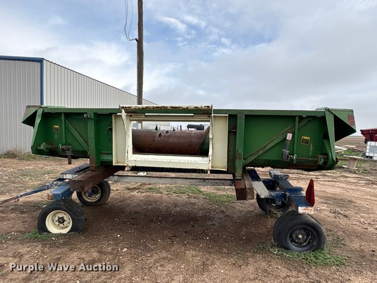 image for item FC2351 Allis-chalmers Gleaner L2 Golden Harvest combine