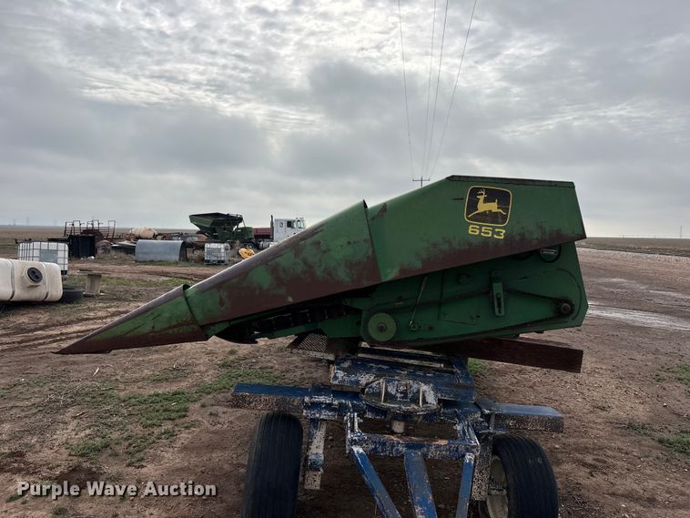 image for item FC2351 Allis-chalmers Gleaner L2 Golden Harvest combine