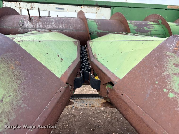 image for item FC2351 Allis-chalmers Gleaner L2 Golden Harvest combine