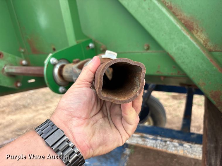 image for item FC2351 Allis-chalmers Gleaner L2 Golden Harvest combine
