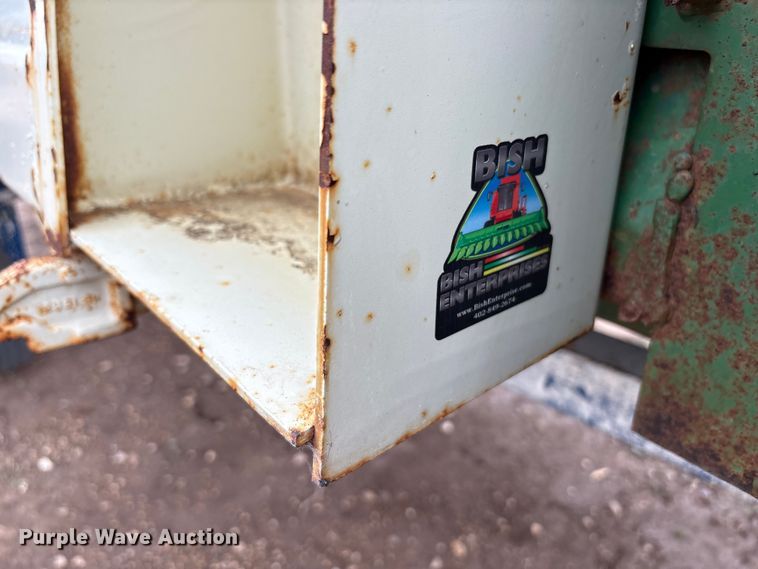 image for item FC2351 Allis-chalmers Gleaner L2 Golden Harvest combine